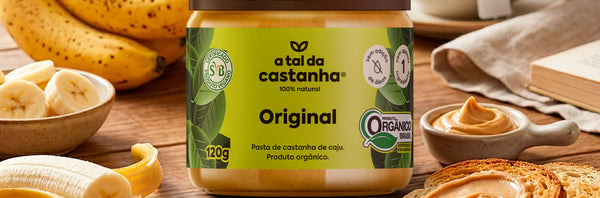 Lanche rápido com Pasta de Castanha: Torrada com banana.